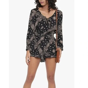 Forever 21 flare sleeve floral romper black pink medium